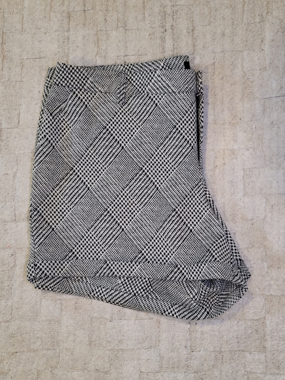 TORRID Geometric Houndstooth Print Shorts Black White Preppy Women's Size 24